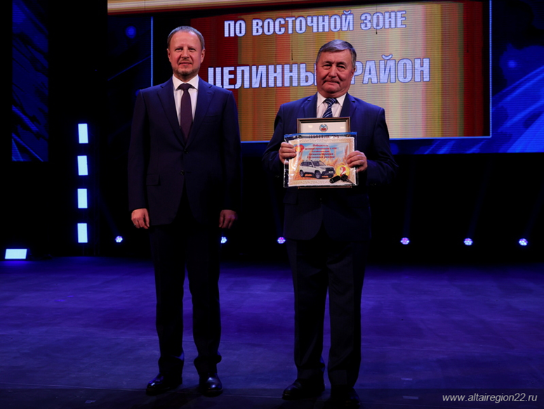 Фотографии.